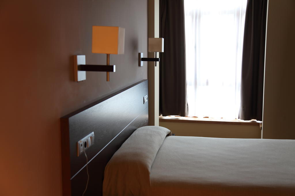 Hotel Baltico Luarca Oda fotoğraf