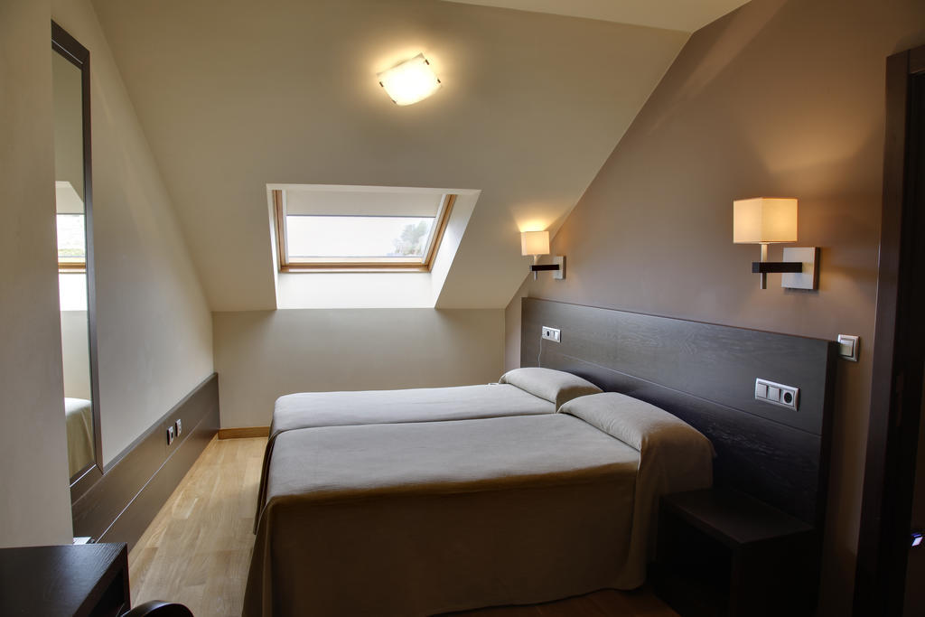 Hotel Baltico Luarca Oda fotoğraf