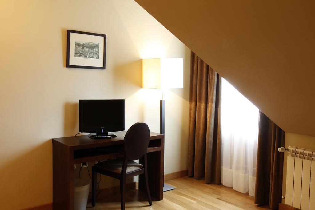 Hotel Baltico Luarca Oda fotoğraf