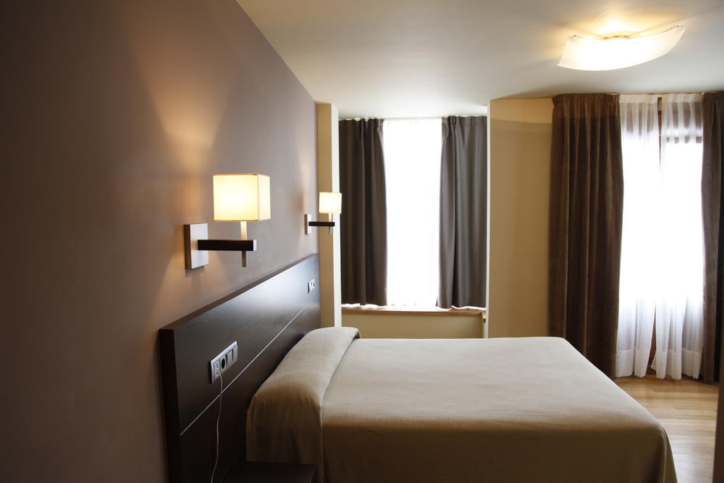 Hotel Baltico Luarca Oda fotoğraf