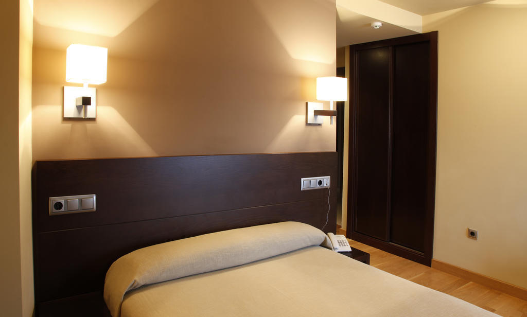 Hotel Baltico Luarca Oda fotoğraf